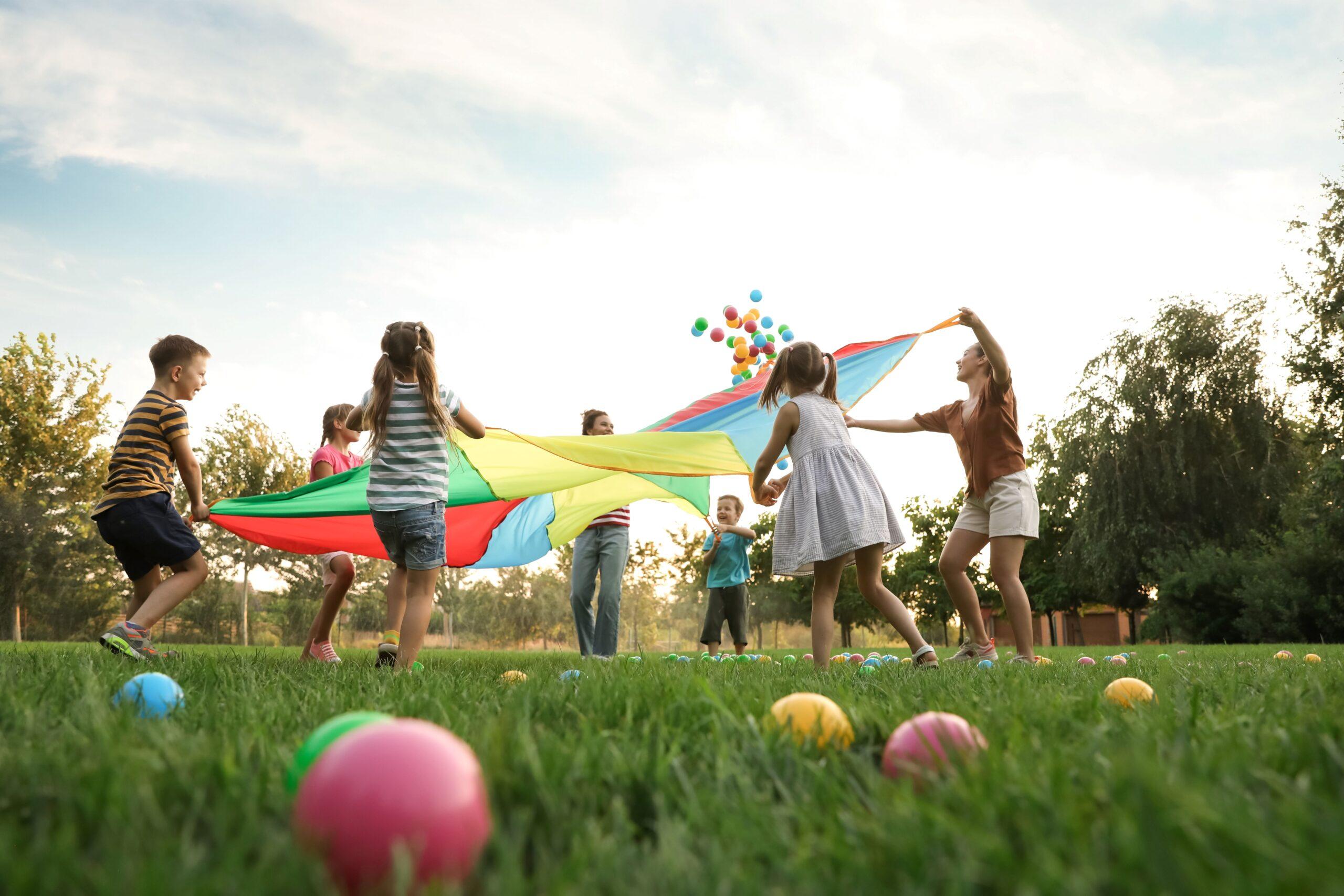 Kita Assistenz Kinder spielen